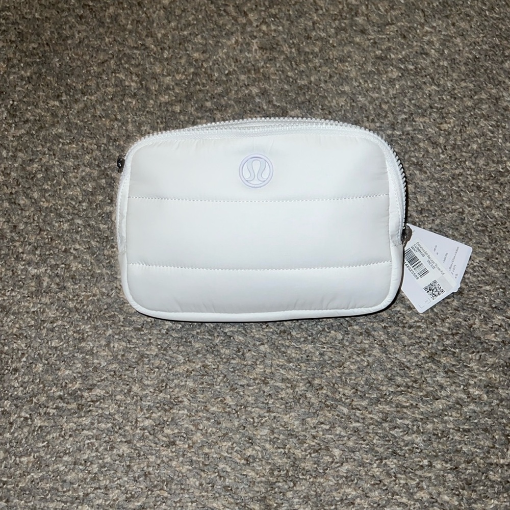 Lululemon everywhere belt bag. Large